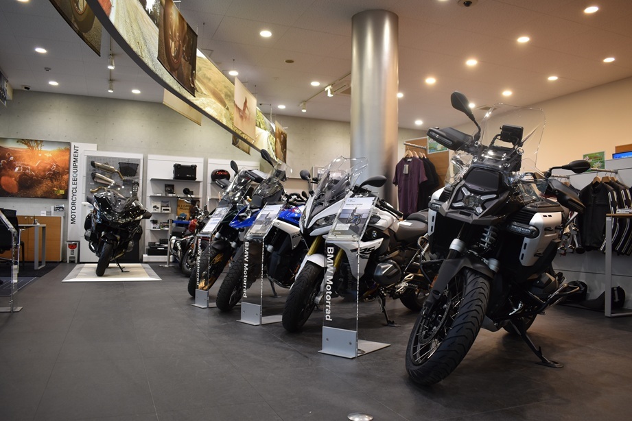BMW正規ディーラーでのバイク整備・メカニック募集・未経験&無資格大歓迎!必要なのは二輪への想い!年間休日125日以上【静岡市】