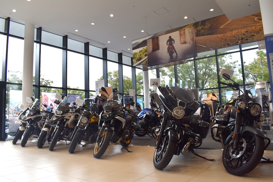 年休127日/完全週休2日/BMW正規ディーラー【横浜】　BMWバイクの反響営業　販売経験者優遇